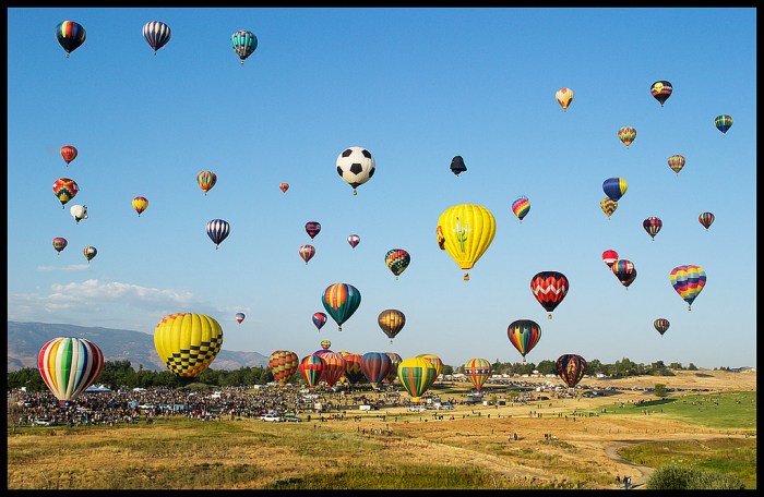 Balloon air hot wikipedia balloons ballon wiki first hotair 1783 ride ojiya festival fly bing famous 2006 were