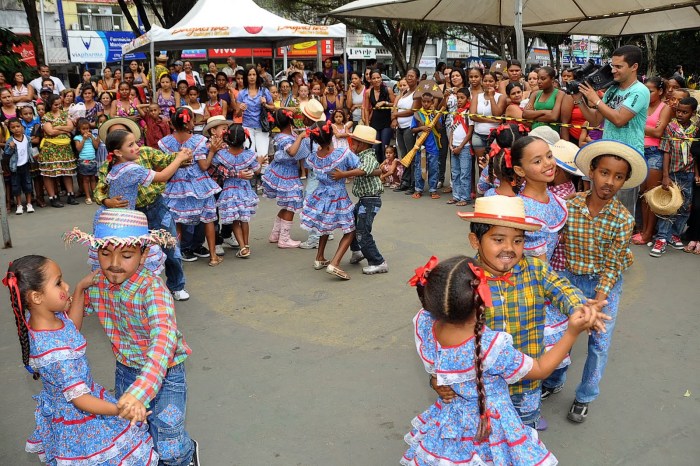 Calendario Festivo De Junin Danzas